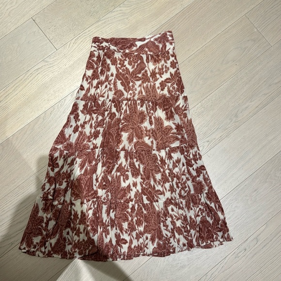 Ba&sh top and skirt set size. Top size 0 and skirt size xs - Picture 5 of 6